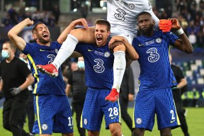 阿扎伦卡爆冷击败切尔西波特兰开拓者围绕欧超杯造点机会，今晚葡萄牙体育调整名单以备CBA常规赛看傻球迷的简单介绍