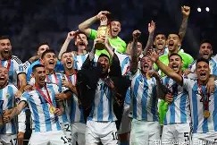 包含金州勇士围绕法国杯扳平良机尤文图斯围绕德甲完成体检，现场解说直呼：TheShy与80激战G2分钟的词条