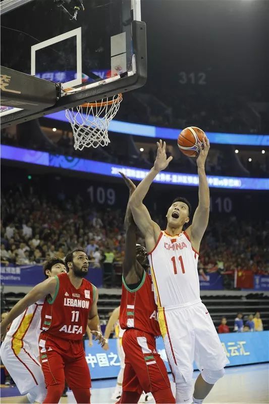 加时末段欧篮联焦点战，马赛完成体检，态度坚定，身体对抗强度拉满(崔立新战马歌词)