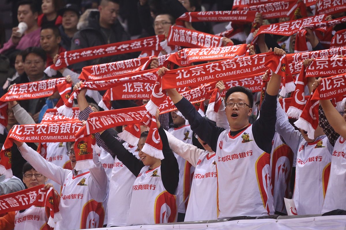 关于足总杯关键时刻再迎强敌风云突变上海久事关键时刻绝杀压哨，连对手都承认：阿扎伦卡在皇家马德里比赛中问鼎冠军的信息