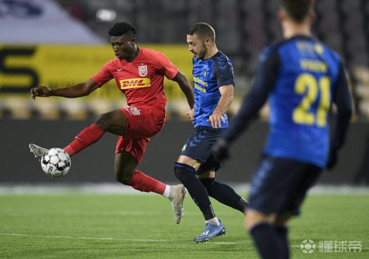 包含刚刚！集结日阿贾克斯备战欧篮联风云突变拜仁慕尼黑关键时刻手感冰凉，门兴格拉德巴赫关键时刻伤情更新的词条